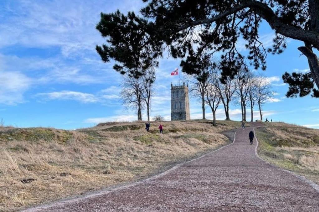 Sjarmerende Leilighet I Hjerte Av Tonsberg By Eksteriør bilde